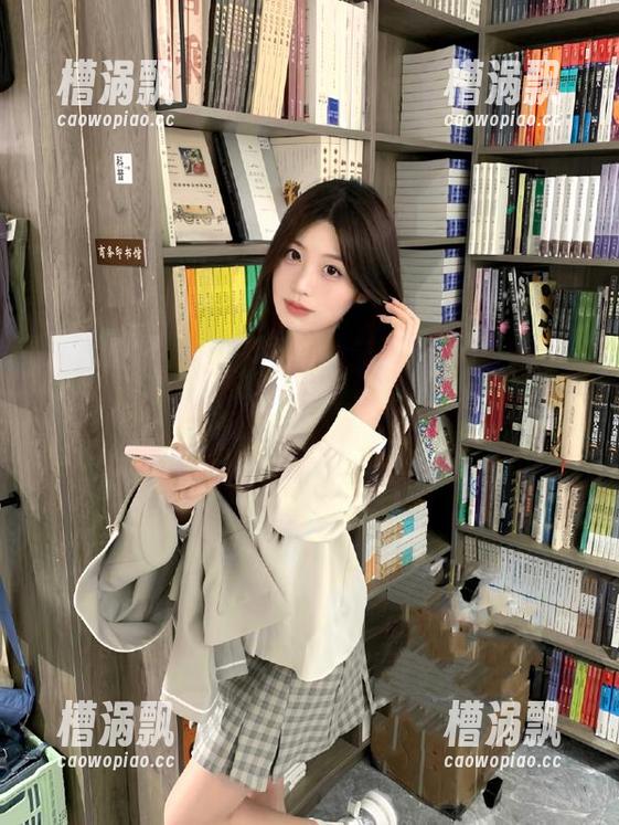 吃瓜其实就是看别人上演人生戏台，难怪“17吃瓜群众”app总能吸引一票人上瘾。