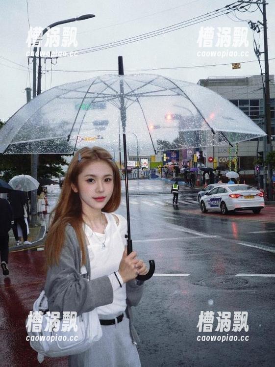 登录51吃瓜,首页网红们的自拍让我想到,俺也许久没修图了,要不要试试? 登录51吃瓜,首页网红们的自拍让我想到,俺也许久没修图了,要不要试试?