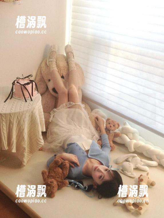 不知不觉在51爆料网网页上逛了一整天，现实有点无聊了。