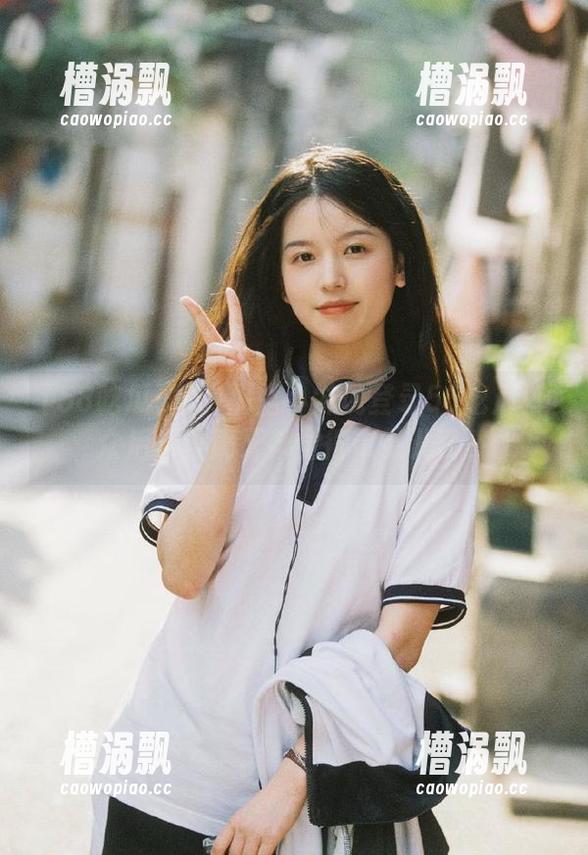 隔壁小妹说登录58吃瓜群众后，连刷牙都觉得带劲儿了！