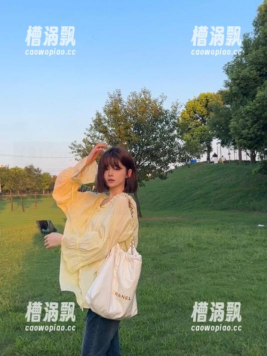 打开91icgapp,瞬间感觉自己变成了八卦圈的福尔摩斯,探案还得多加点料! 打开91icgapp,瞬间感觉自己变成了八卦圈的福尔摩斯,探案还得多加点料!