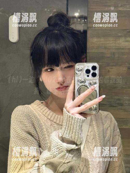 一边“hl02.co在线”，一边看我的狗，让生活多一点乐趣