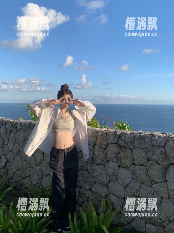 刚看到hlw的视频，忍不住想问：这些人都是外星人吗？