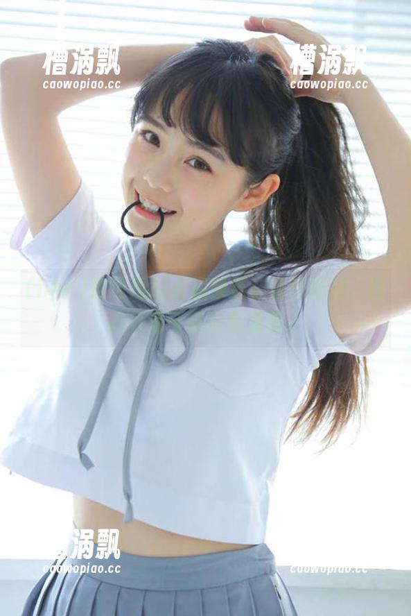 这边厢hlw视频还在循环播放，她的表情可真有意思呢。