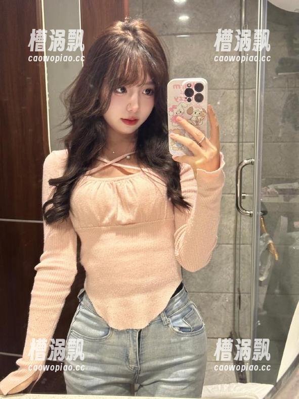 翻看hl黑料的首页，就像翻阅一本奇妙的漫画，腻腻歪歪又好玩！