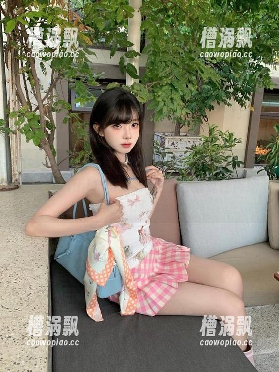 不管今晚的故事多精彩，下载了www.hl155.ccm就不会错过任何细节！