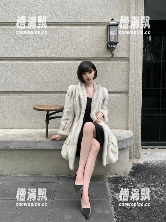 “zztt11”发布：有些瓜一口吃不够，太惊艳了，回味无穷。