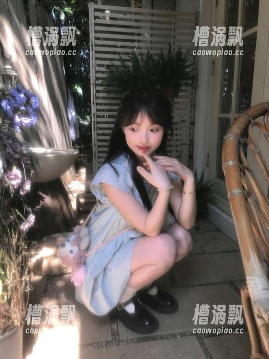 竟然五一吃瓜网也发布官网入口了，这感觉像是大门口的招牌，人人都在忙着绕道。