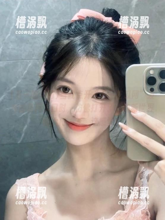 当我点开“五一吃瓜网”发布的官网入口时，仿佛打开了一扇新世界的大门，哇，这感觉！