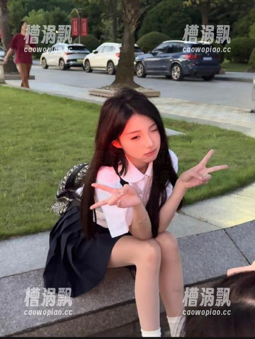 苹果版劲爆吃瓜：当八卦变成了晨起必读的‘头条’！