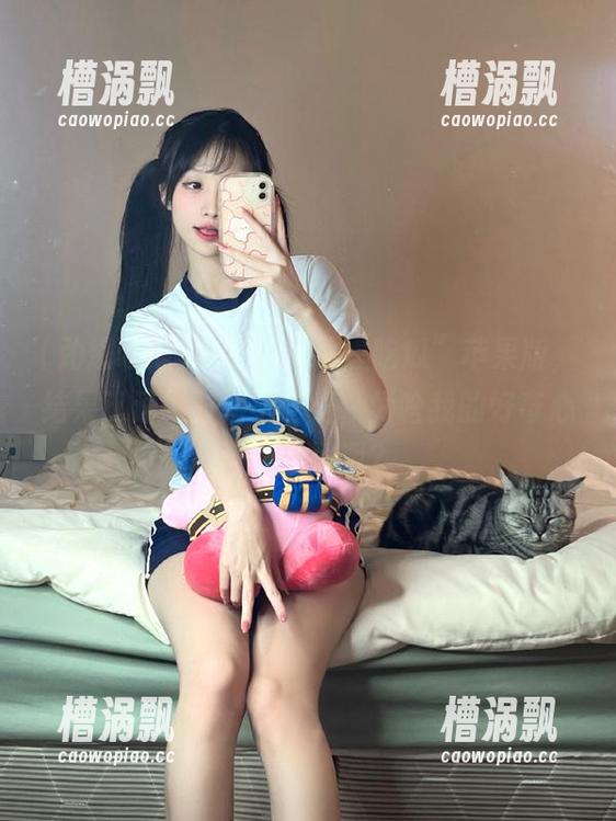刚下载“劲爆吃瓜”苹果版，结果迅速把时间给吃光，为啥我的好奇心这么难耐啊？