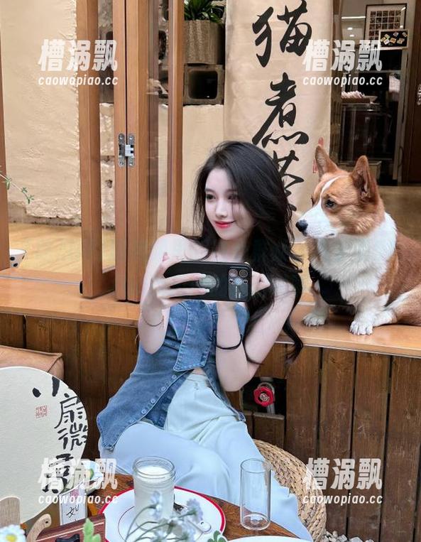 这视频里的热心群众，简直是51fun吃瓜网的推销员啊