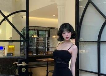在吃瓜网的在线观看界面上，我发现我有多“无聊”，哈哈哈。