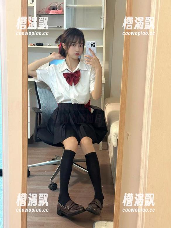 吃瓜网网址：早晨朝阳下的八卦日常，我的心情如日出般灿烂！