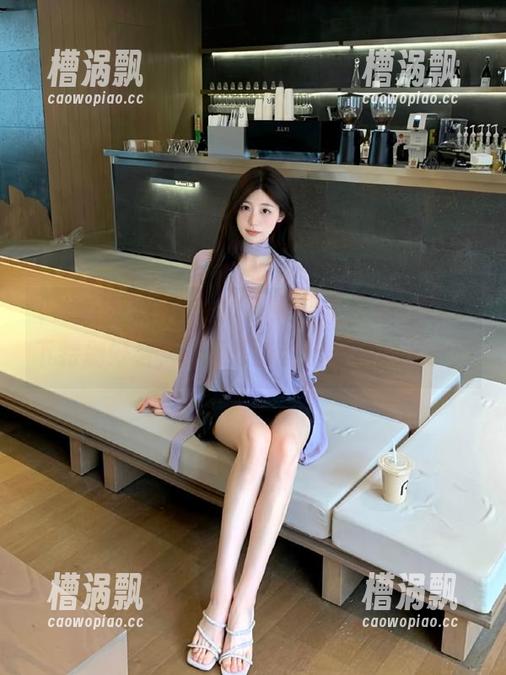 吃瓜网91app:有些瓜在阳光下特别好看,甚至想要长出自己的影子! 吃瓜网91app:有些瓜在阳光下特别好看,甚至想要长出自己的影子!