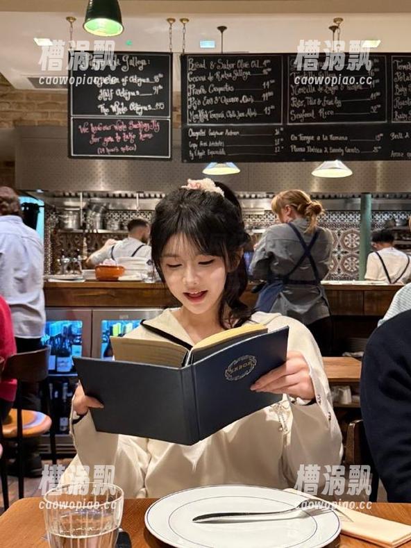 呼“吃瓜网红”地址上的黑料蘑菇视频，让我怀疑人生中的底线在哪了…