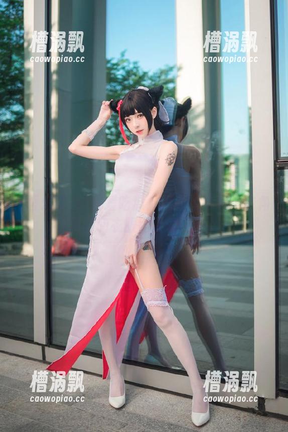 吾爱吃瓜：观看时总想—主角的发型和衣服比我的还夸张？
