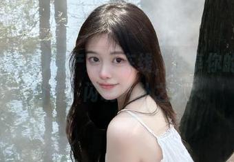国产黑料在线，分享你的独家目击，闪现八卦之光！