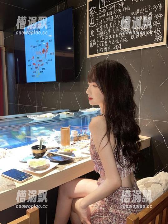 不可思议的更新：扒哥黑料视频，App又刷新了多少惊艳内容，眼花缭乱～～
