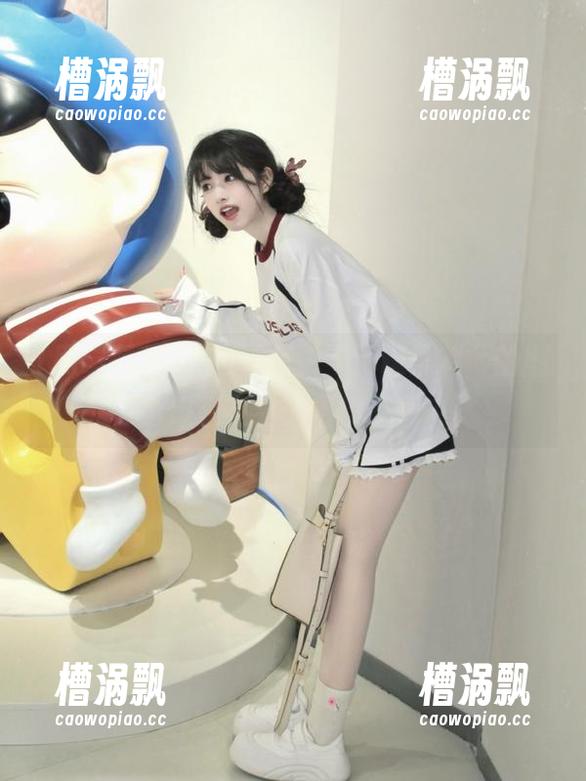 点击链接，“网曝黑料”的剧情像是在看一出糗事剧…