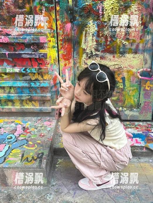 在线畅游黑料不打烊tttzzz，入口像迷宫，带你偷瞄瓜众生相