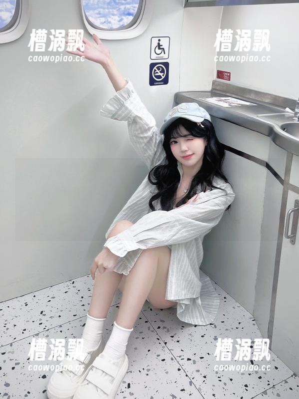不然你以为登录“zztt31.ccm黑料不打烊”只是看新闻吗？想多了吧，哈哈。