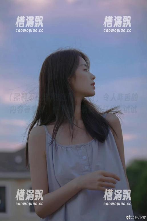 传送门一打开，令人咋舌的内容等着你，快下载“黑料不打烊”试试吧！