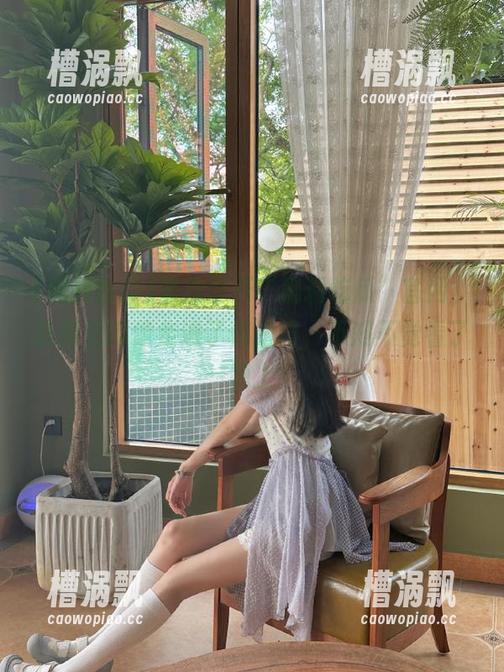每次打开“黑料吃瓜”官网，我都觉得像走进了传送门，不知不觉看了一晚上！