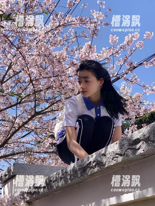 戴好耳机，点击在线链接，黑料吃瓜网来了不怕丢脸！