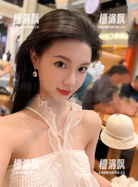 下载黑料社，永久提供你想听但不敢说的八卦心情！
